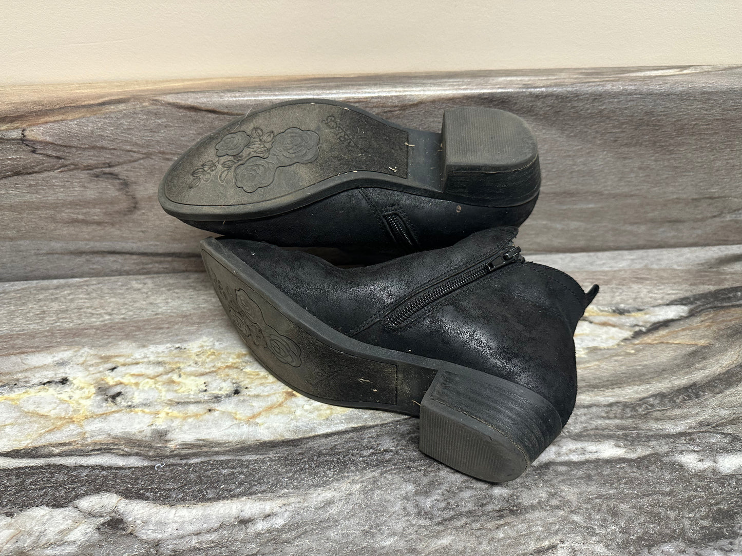 Size 7.5 black boots