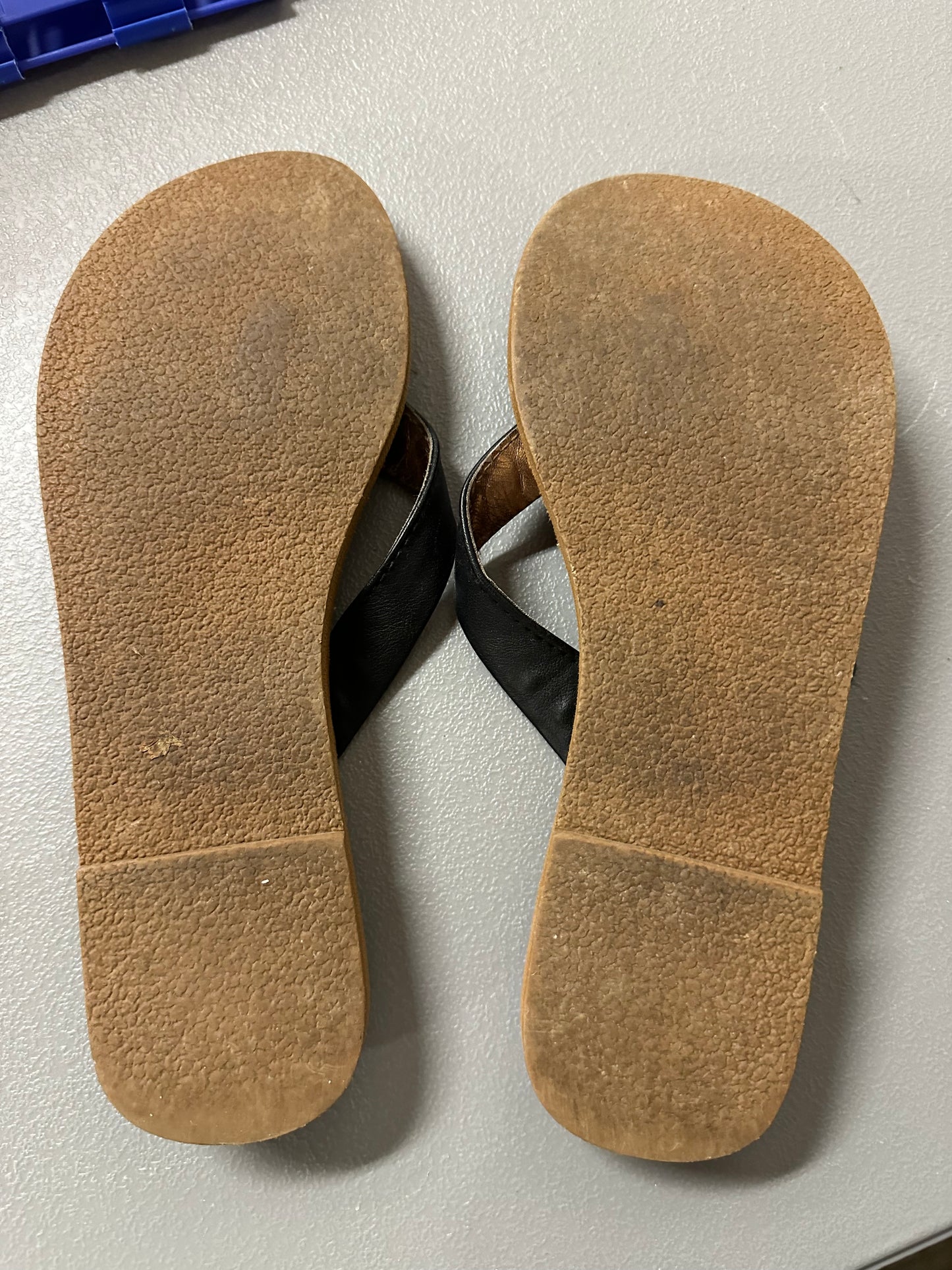 Size 7 black sandals