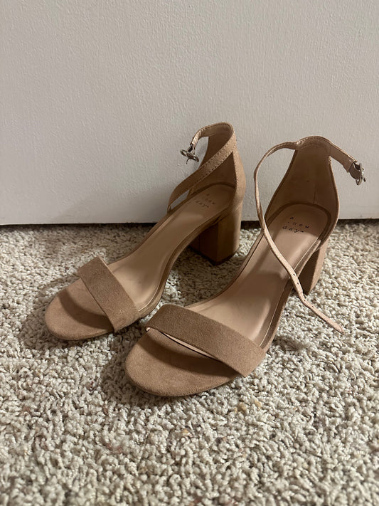 Size 7 nude heels