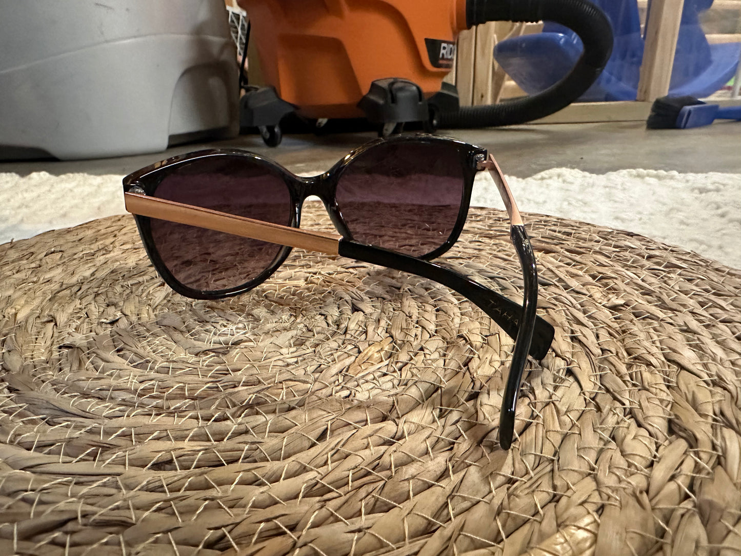 Black/gold sunglasses