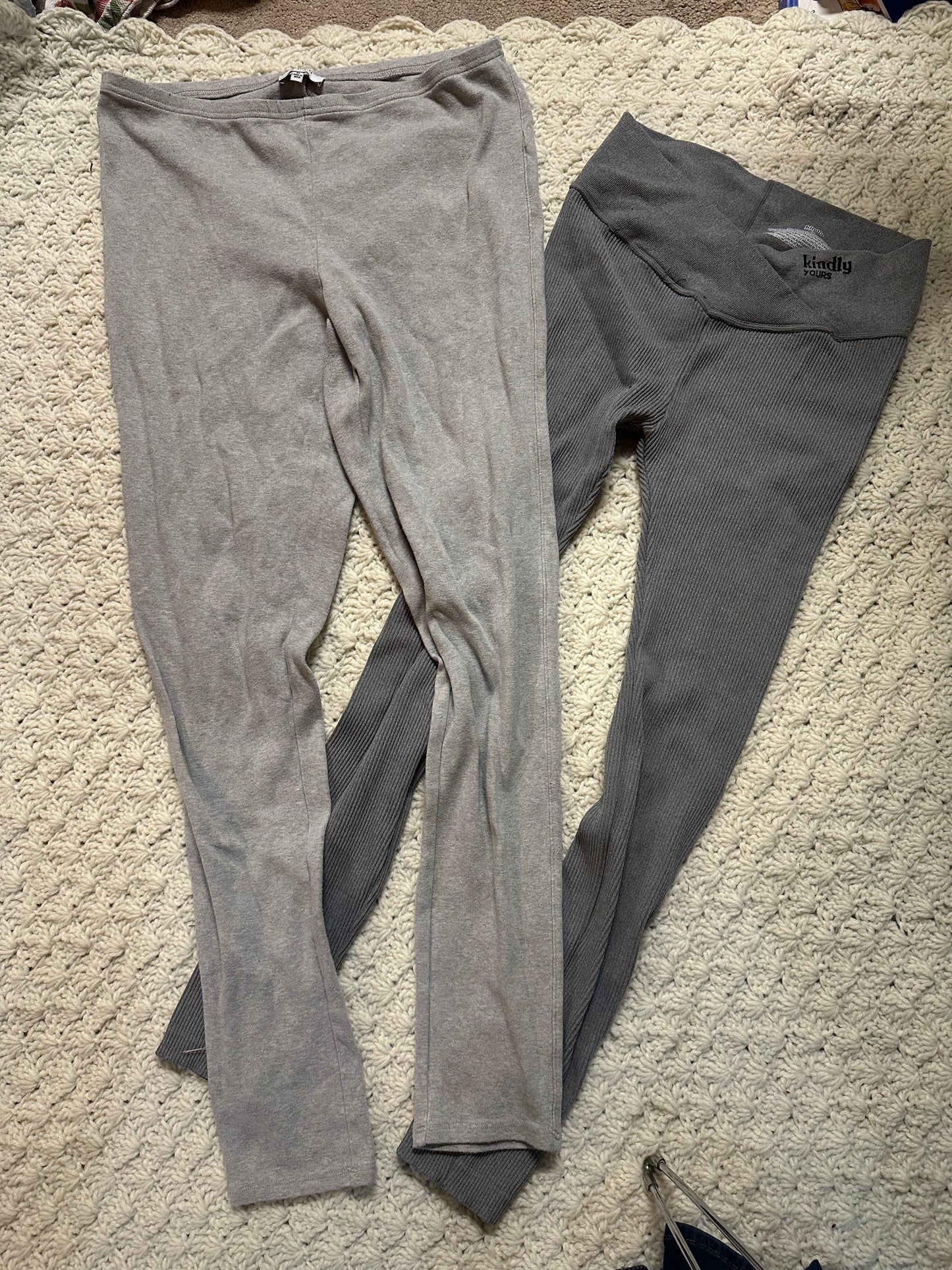Women's medium gray leggings