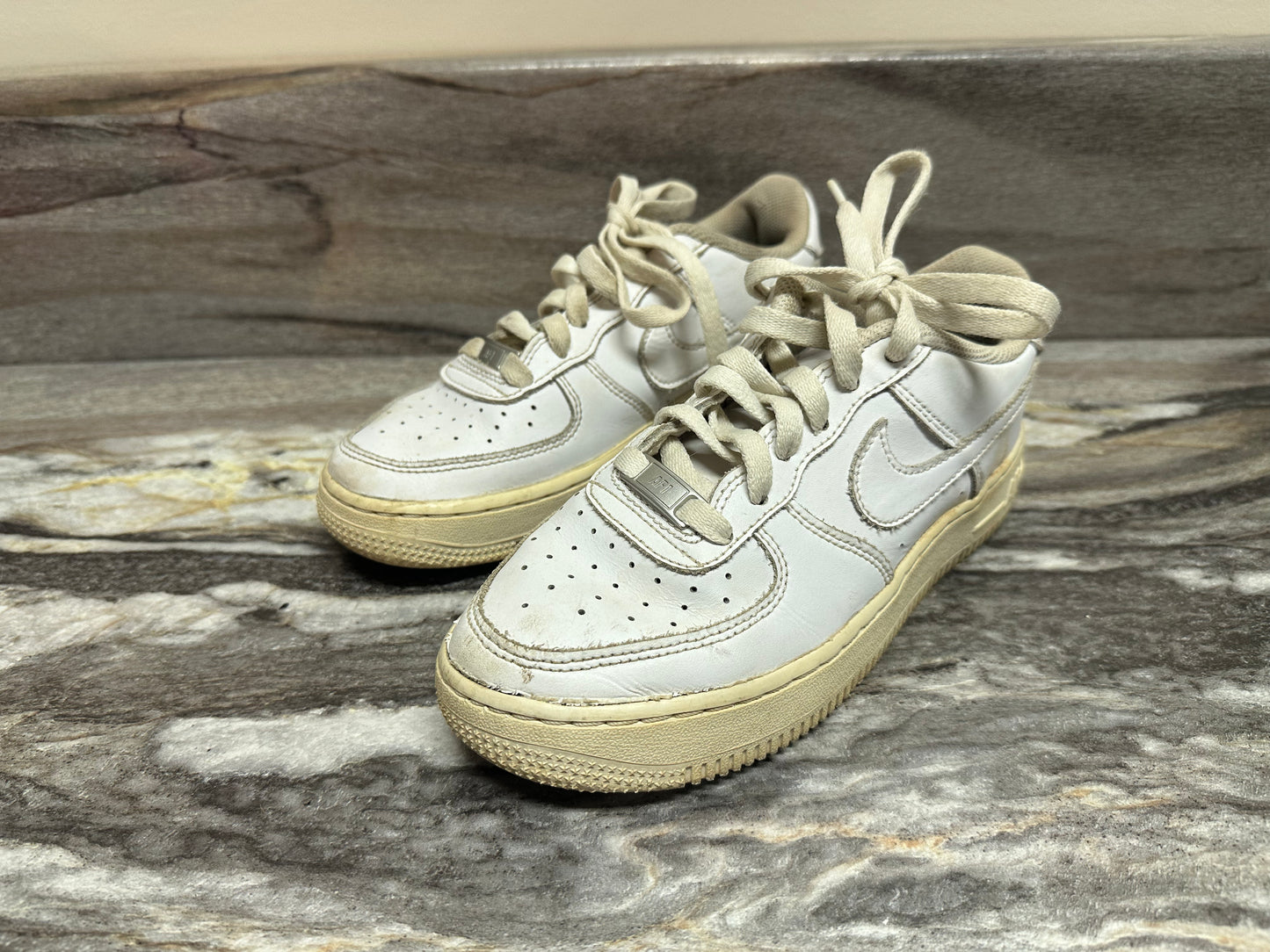 Size 4 nike airforces